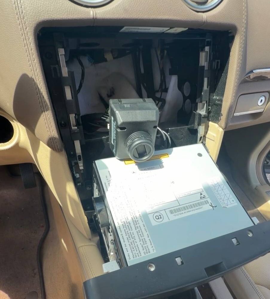 Equipment used for the Mercedes-Benz GL450 key recovery and programming job